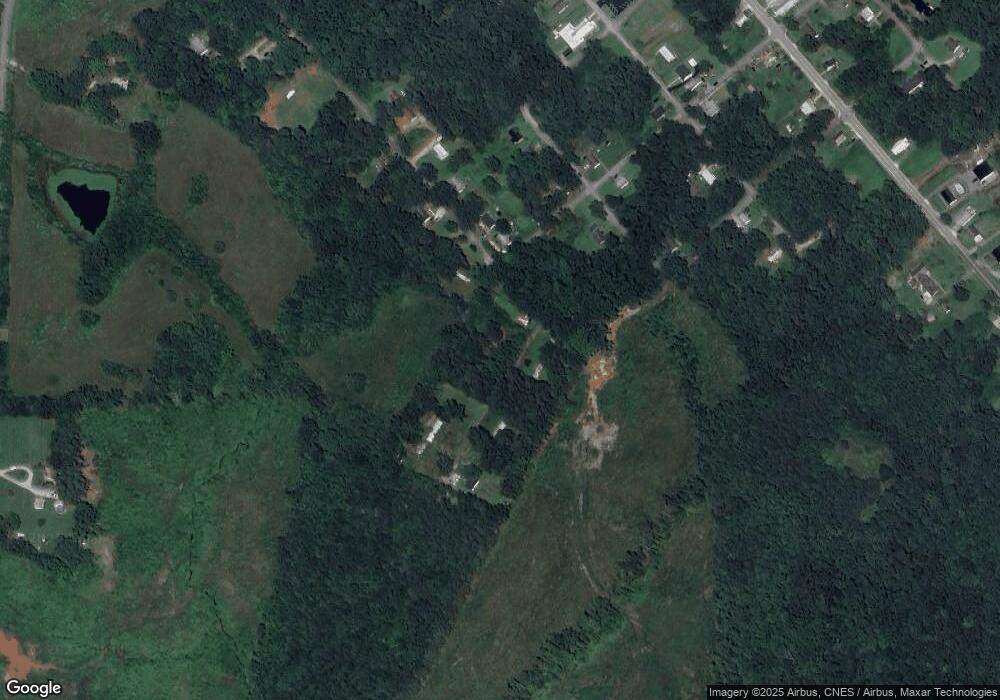 615 Thomas St, Victoria, VA 23974 - photo 1