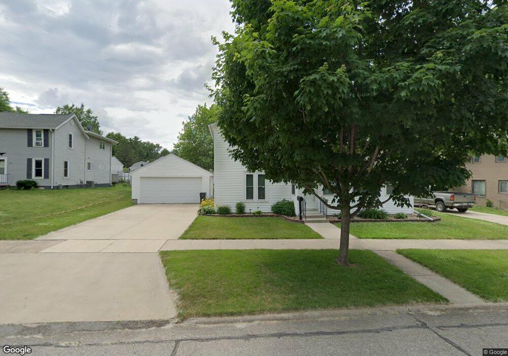 1513 Iowa St, Cedar Falls, IA 50613 - photo 1