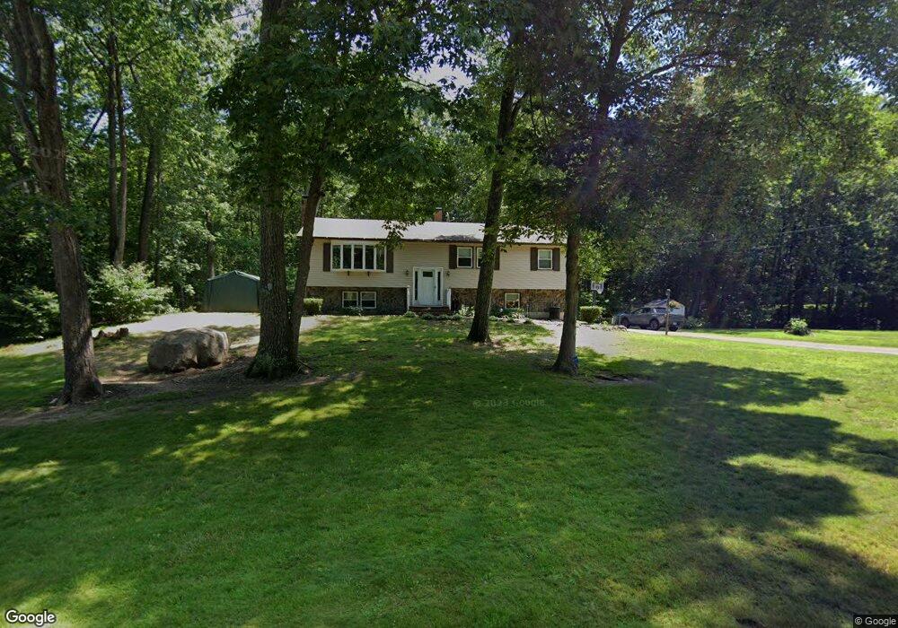 10 Oak Hill Cir, Atkinson, NH 03811 - photo 1