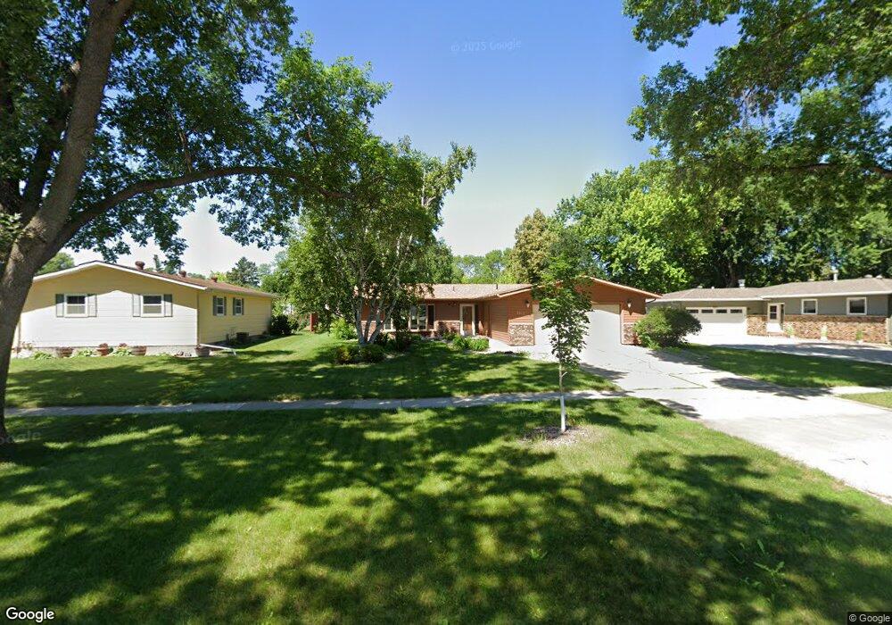 2814 Elm St N, Fargo, ND 58102 - photo 1