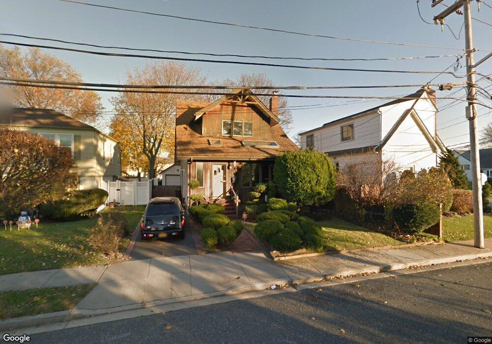 3131 Roxbury Rd, Oceanside, NY 11572 - photo 1