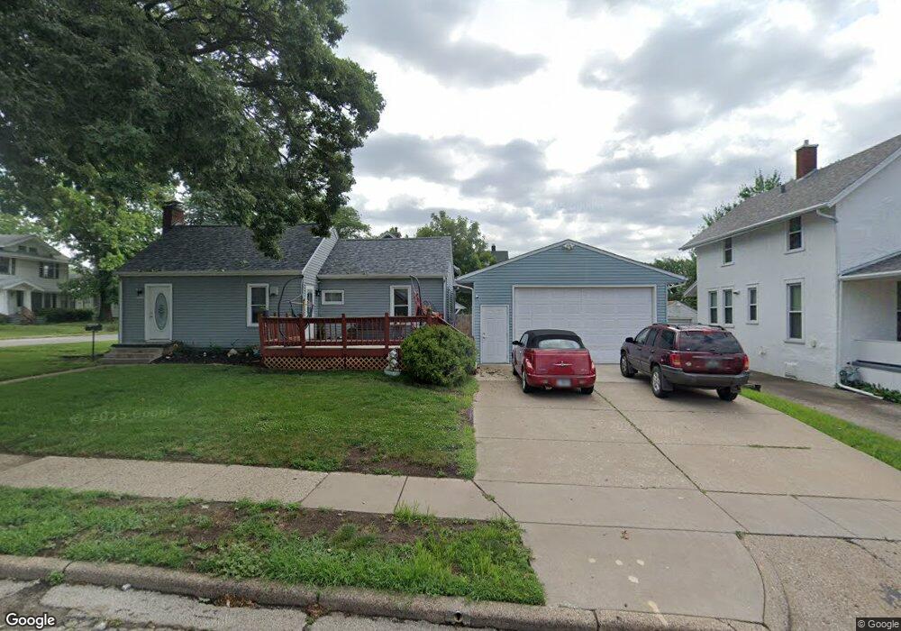 2033 Esplanade Ave, Davenport, IA 52803 - photo 1