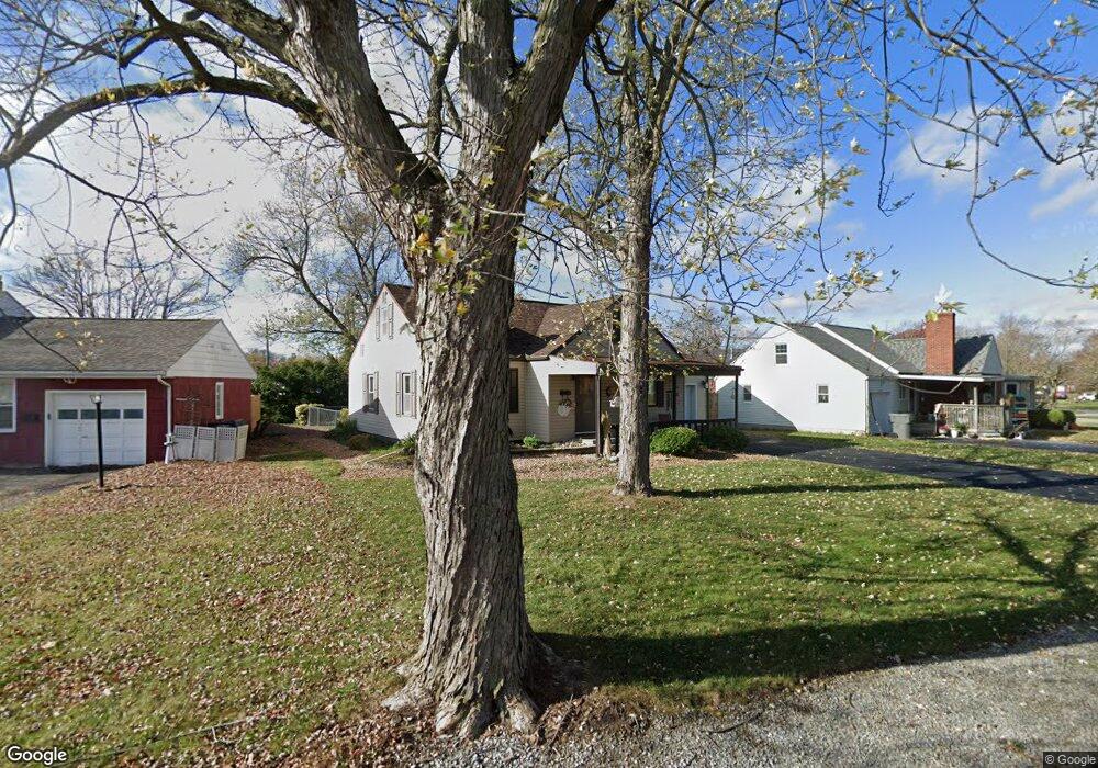 710 Maplewood Dr, Lima, OH 45805 - photo 1