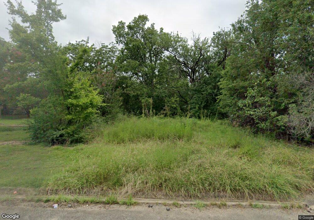 413 N E St, Hugo, OK 74743 - photo 1