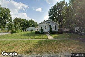 102 W Briggs Ave, Roodhouse, IL 62082