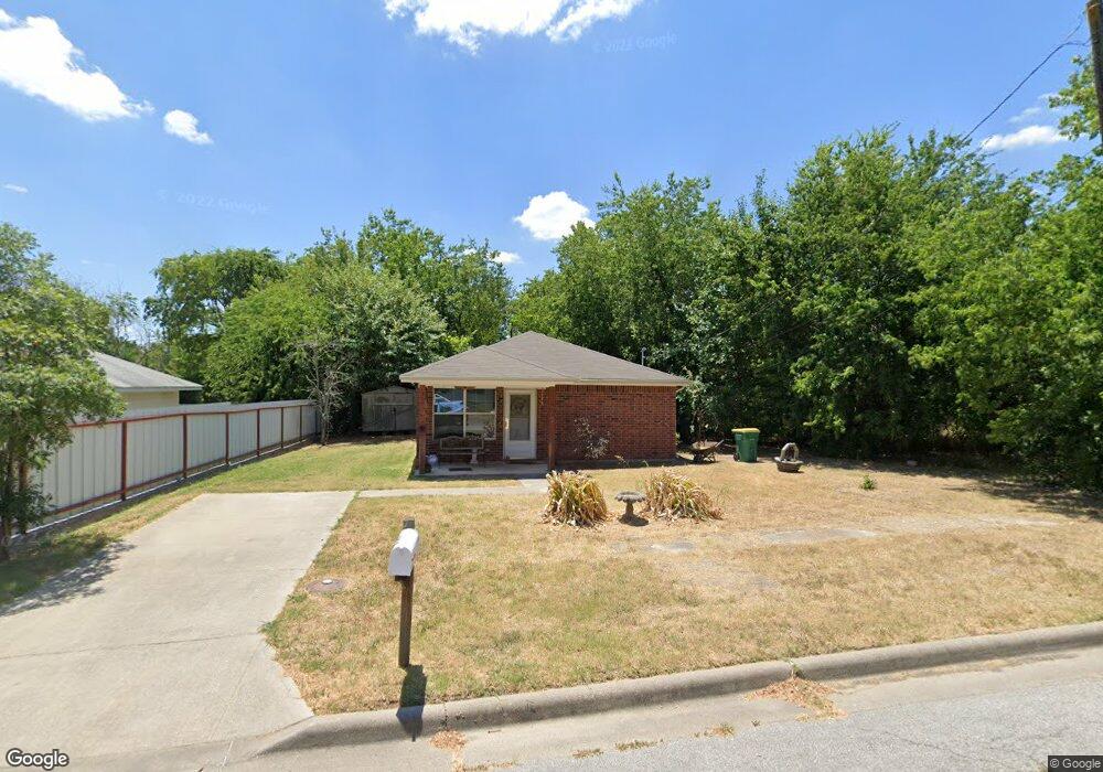 904 Doss St, Gainesville, TX 76240 - photo 1