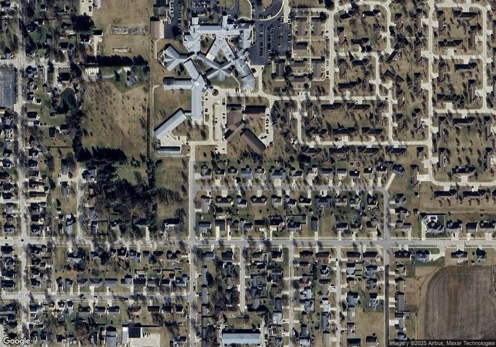 412 Clover Ln, Archbold, OH 43502 - photo 1