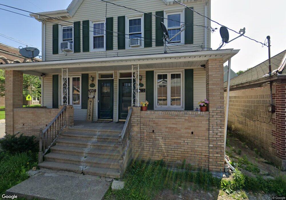 679 N Manhattan Ct, Hazleton, PA 18201 - photo 1