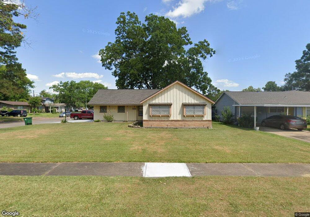 10203 Carthage Dr, Houston, TX 77089 - photo 1