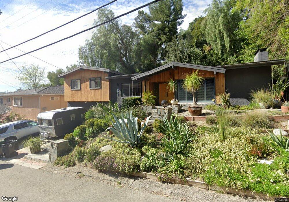 5021 Calderon Rd, Woodland Hills, CA 91364 - photo 1