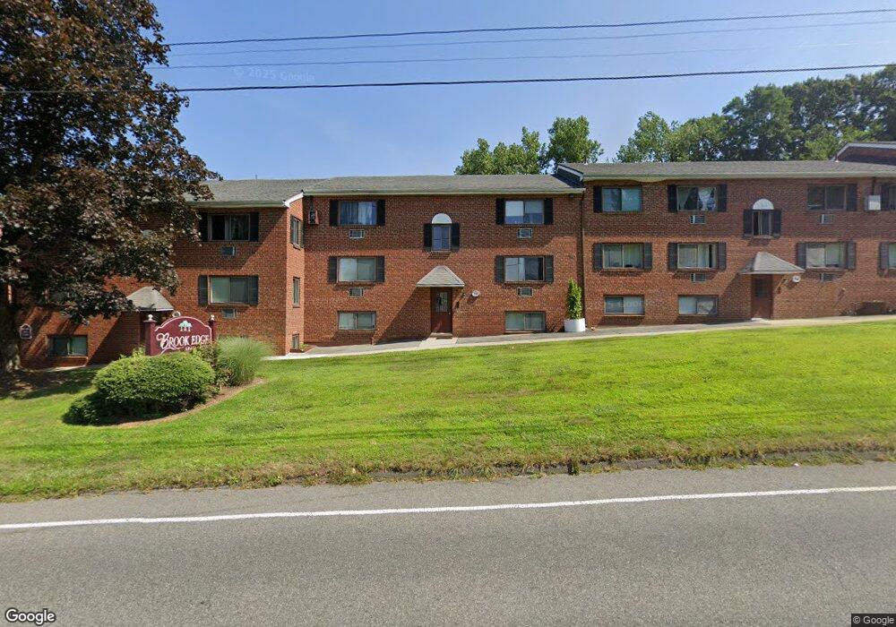 50 Simard Dr unit 50 Simard Dr, Chicopee, MA 01013 - photo 1