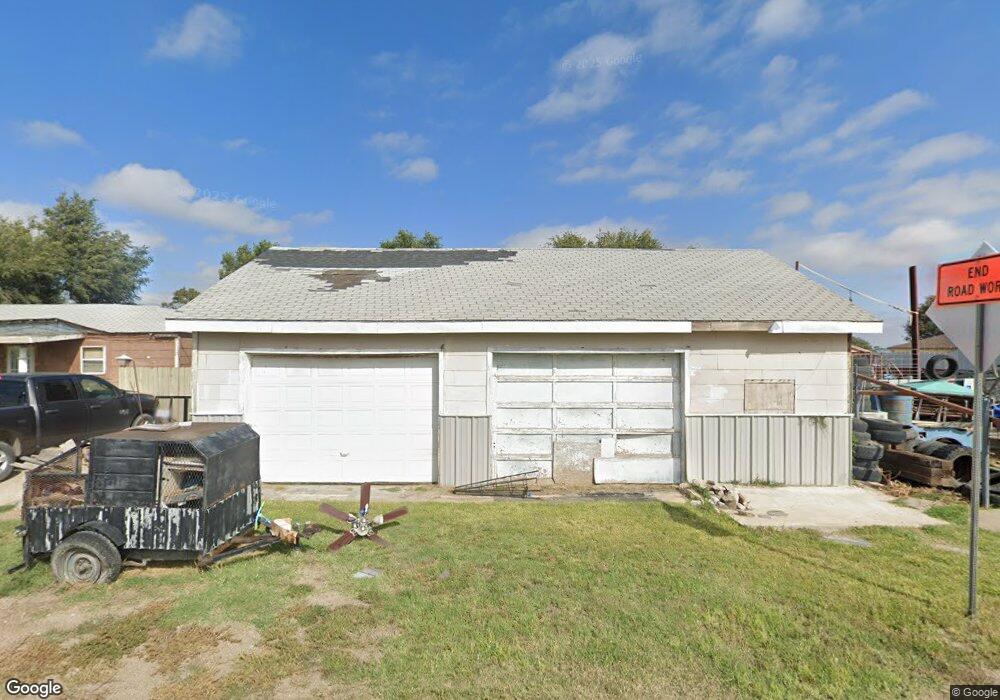 1002 NE 10th St, Dumas, TX 79029 - photo 1