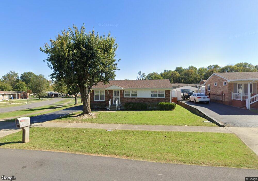 9201 Pagoda Dr, Louisville, KY 40229 - photo 1