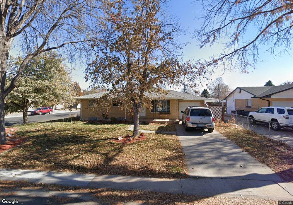 582 Jamaica St, Aurora, CO 80010 - photo 1