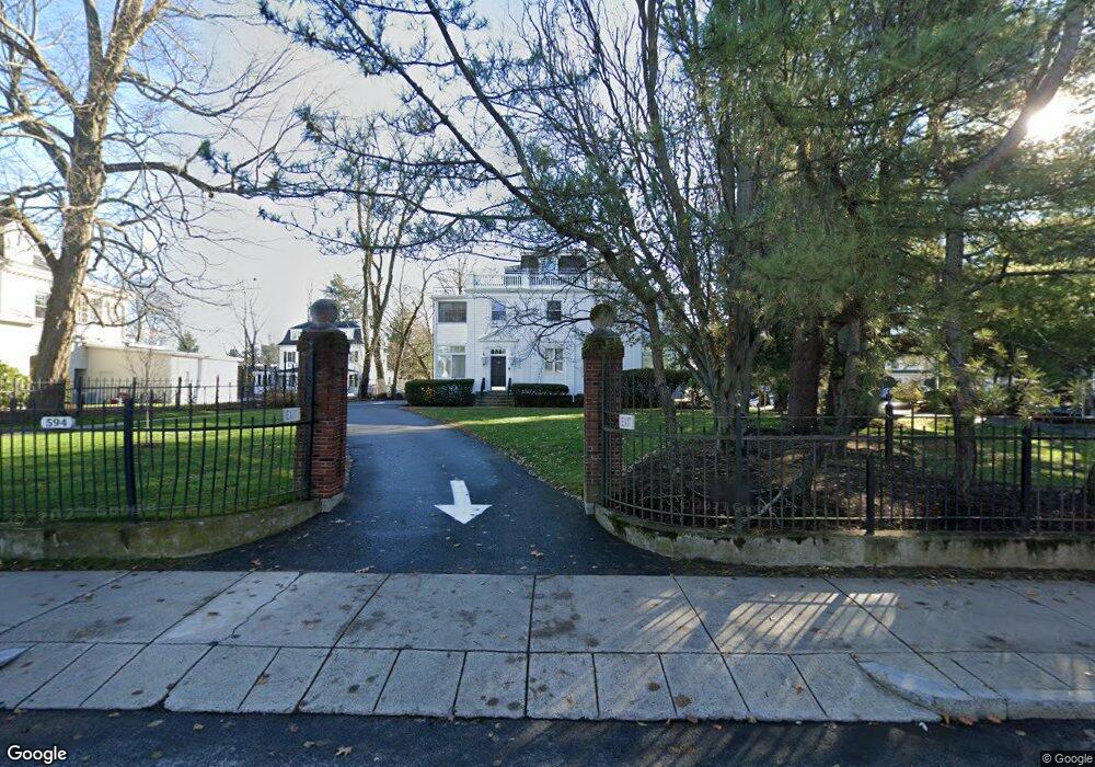 594 Washington St unit A2, Wellesley, MA 02482 - photo 1