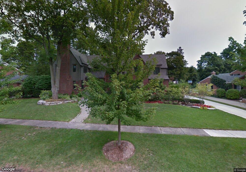 3560 Roland Dr, Bloomfield Hills, MI 48301 - photo 1