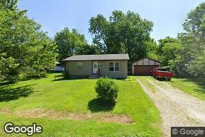 305 S Franklin St, Payson, IL 62360