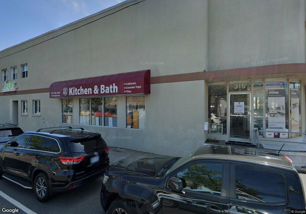 315 Franklin Ave, Franklin Square, NY 11010 - photo 1