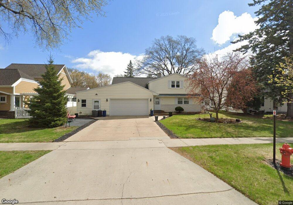 1326 8th St S, Fargo, ND 58103 - photo 1