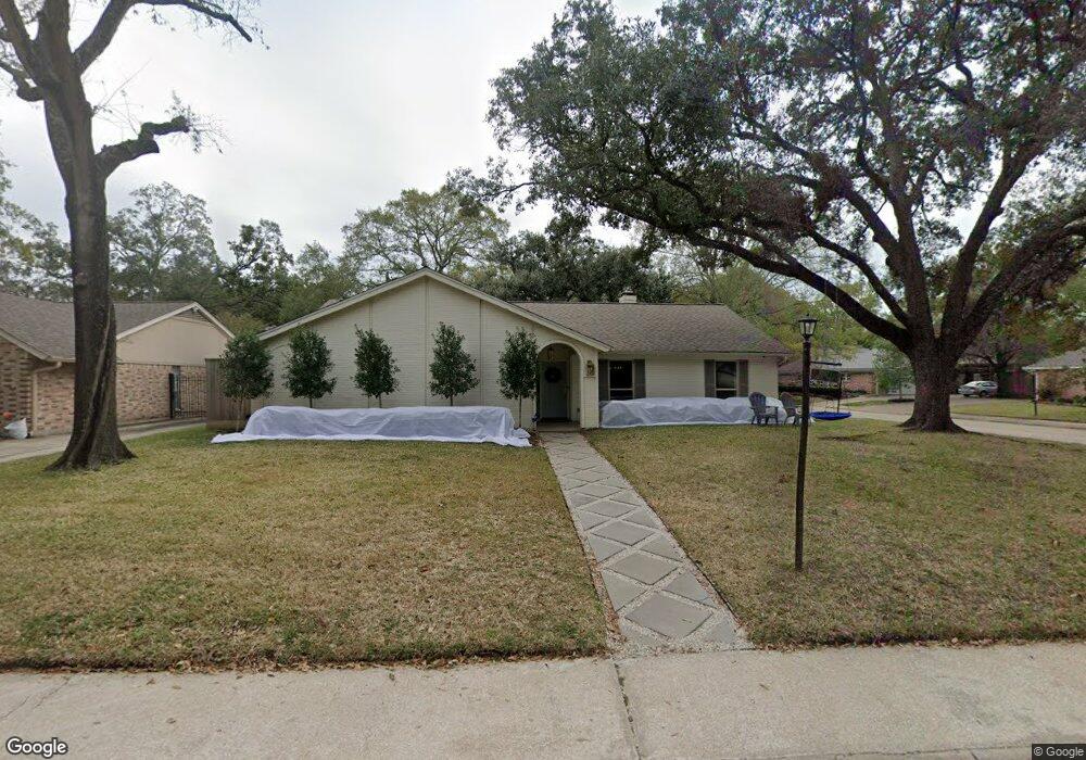 10047 Inwood Dr, Houston, TX 77042 - photo 1