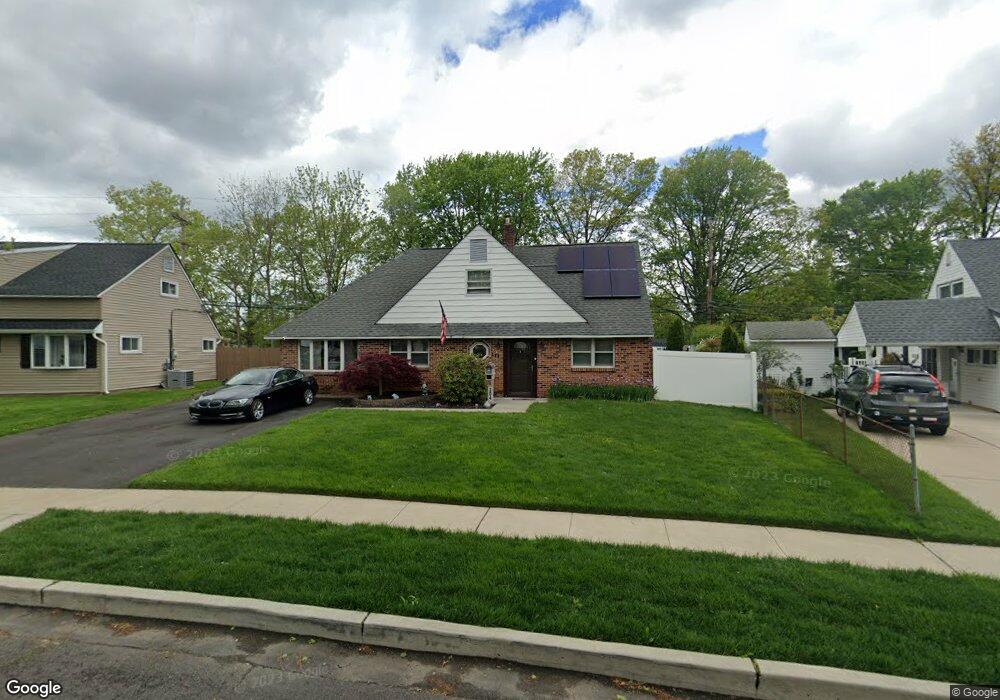 304 Appletree Dr, Levittown, PA 19055 - photo 1