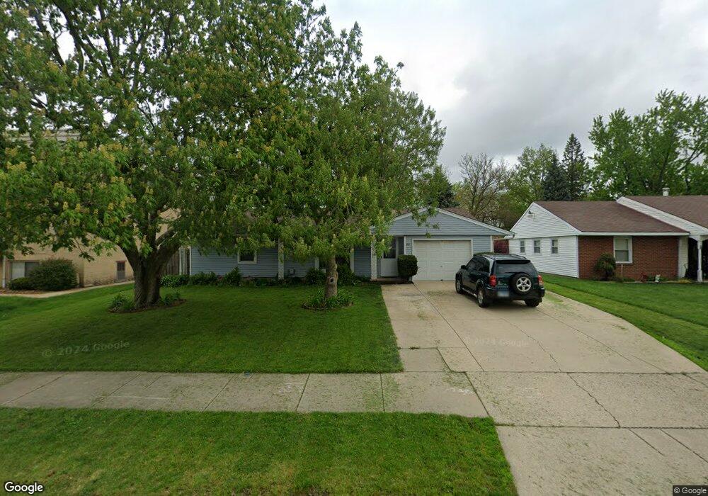 921 Old Indian Trail unit 1, Aurora, IL 60506 - photo 1