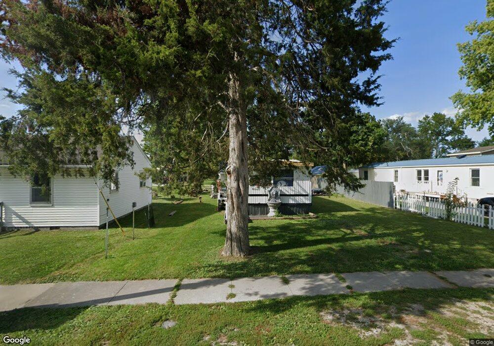 818 E Pembroke St, Tuscola, IL 61953 - photo 1