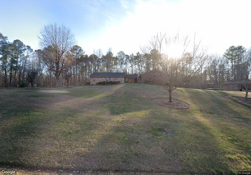 308 Camelot Cir NW, Calhoun, GA 30701 - photo 1