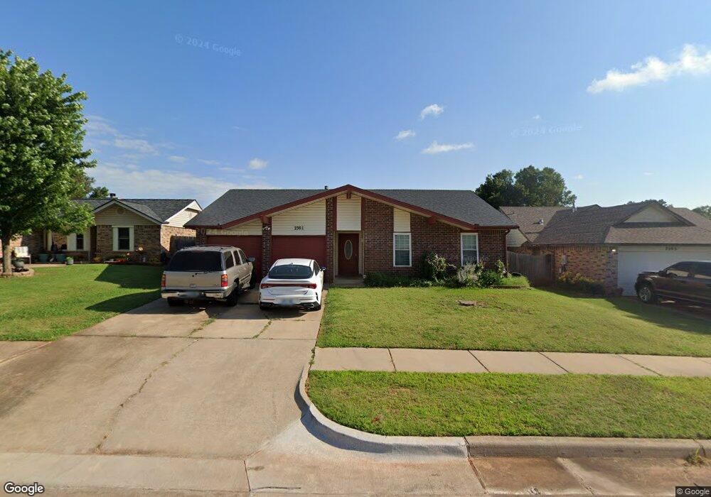 2301 NE 8th St, Moore, OK 73160 - photo 1