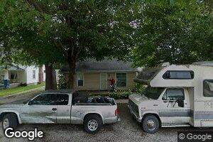 320 E Warren St, Moweaqua, IL 62550