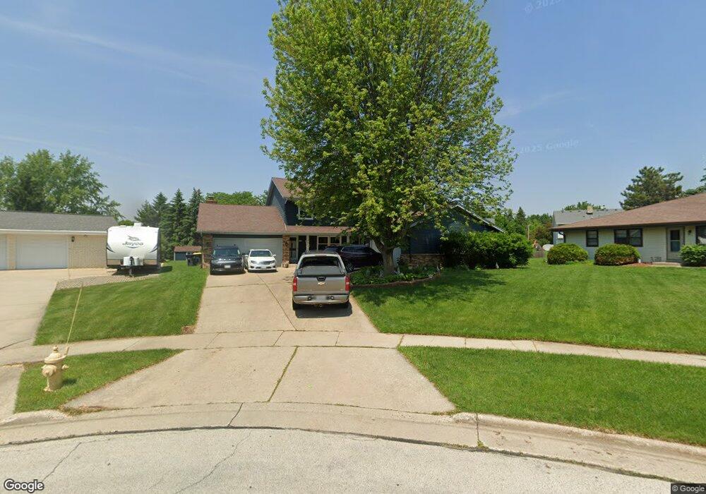 1608 Stardust Dr, Waukesha, WI 53186 - photo 1