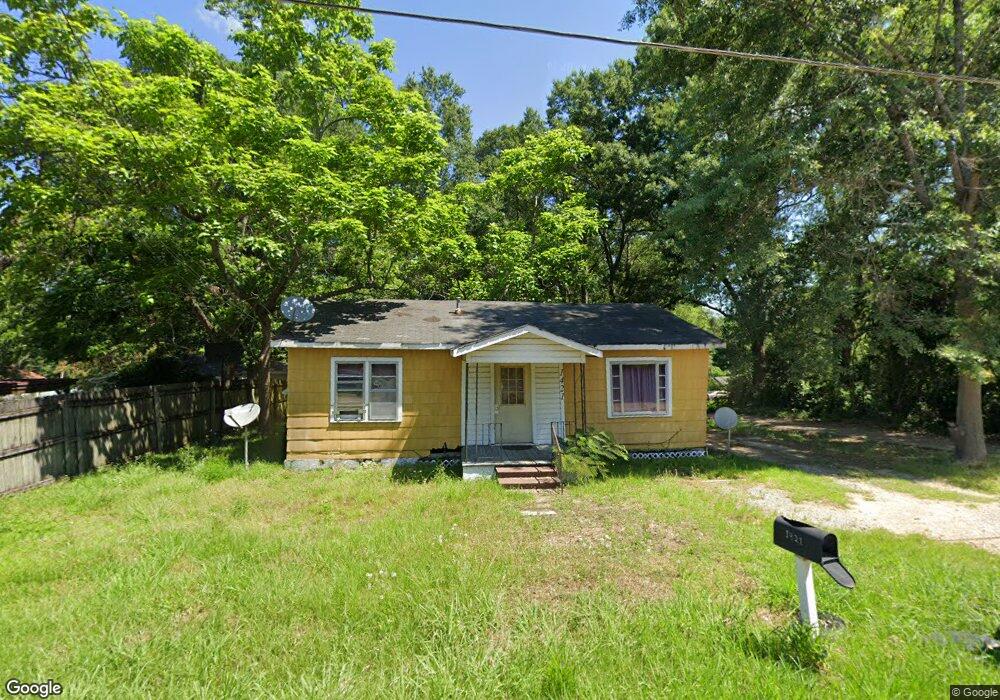 1421 W 11th St, Laurel, MS 39440 - photo 1