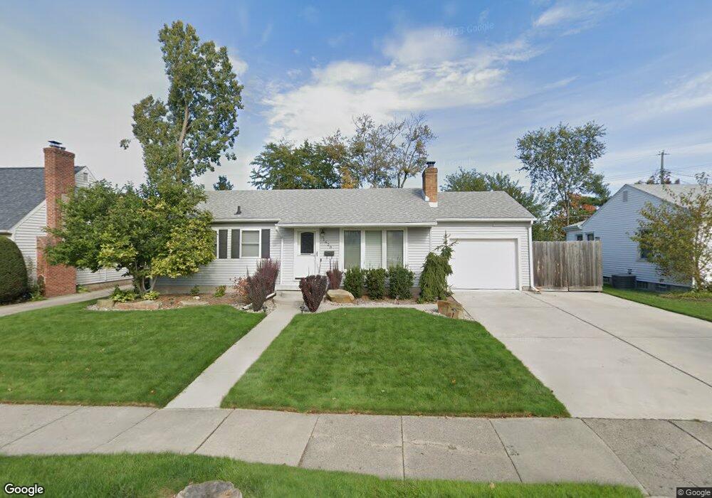 1628 W Rundle Ave, Lansing, MI 48910 - photo 1