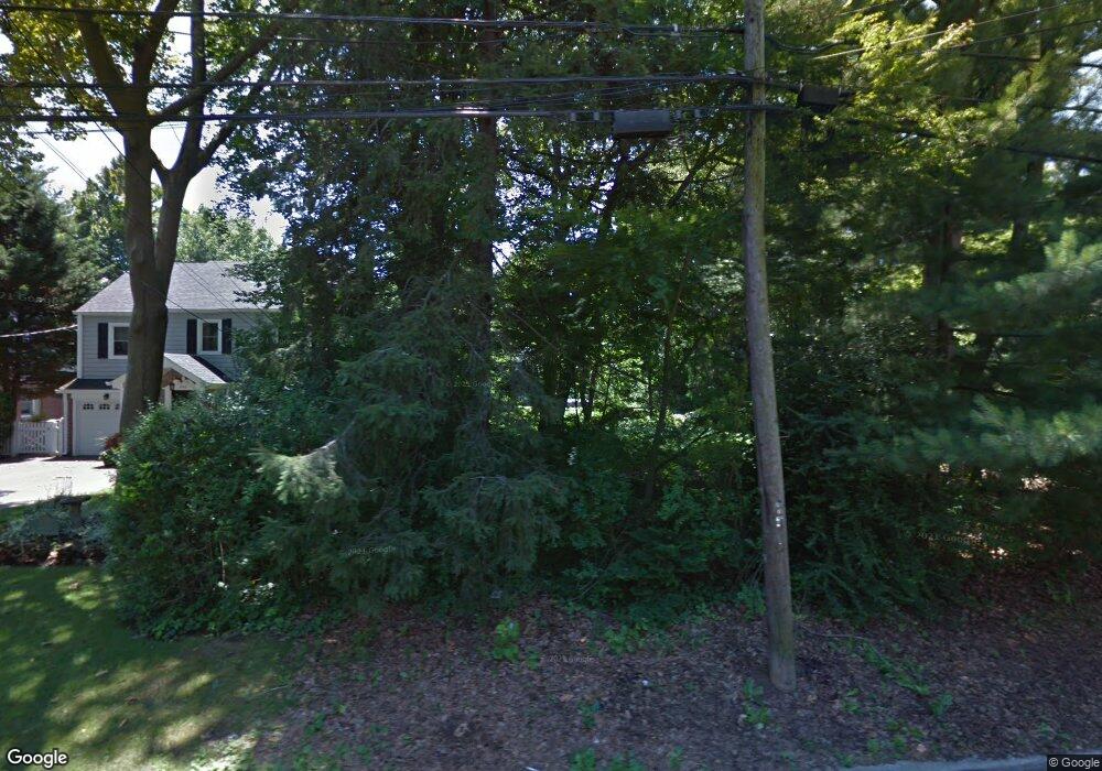 352 Maple St, West Hempstead, NY 11552 - photo 1