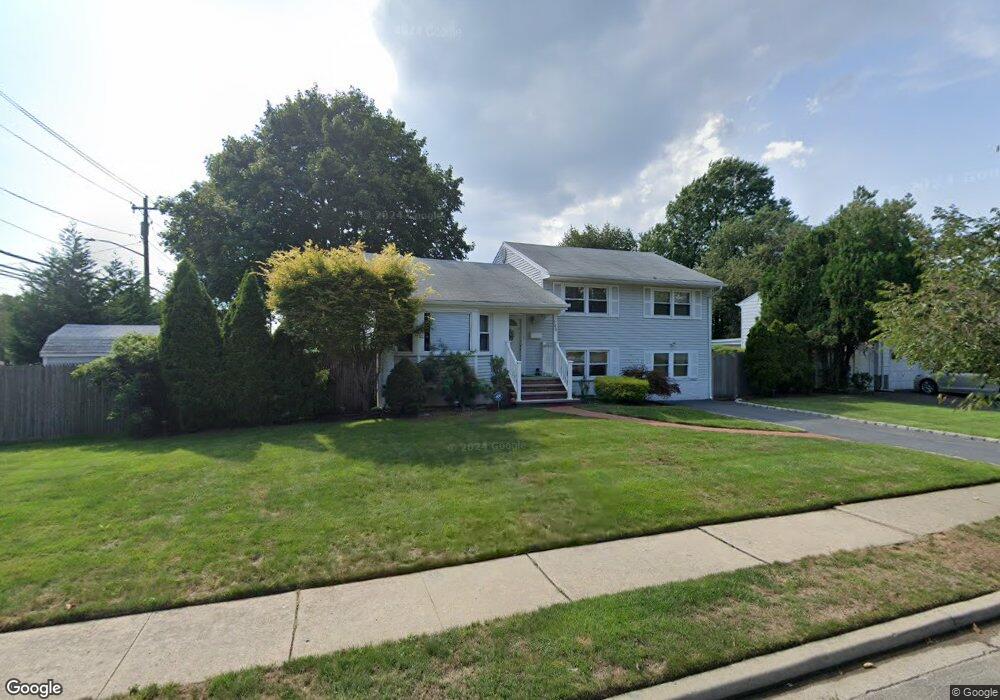 100 Cedar Dr, Farmingdale, NY 11735 - photo 1