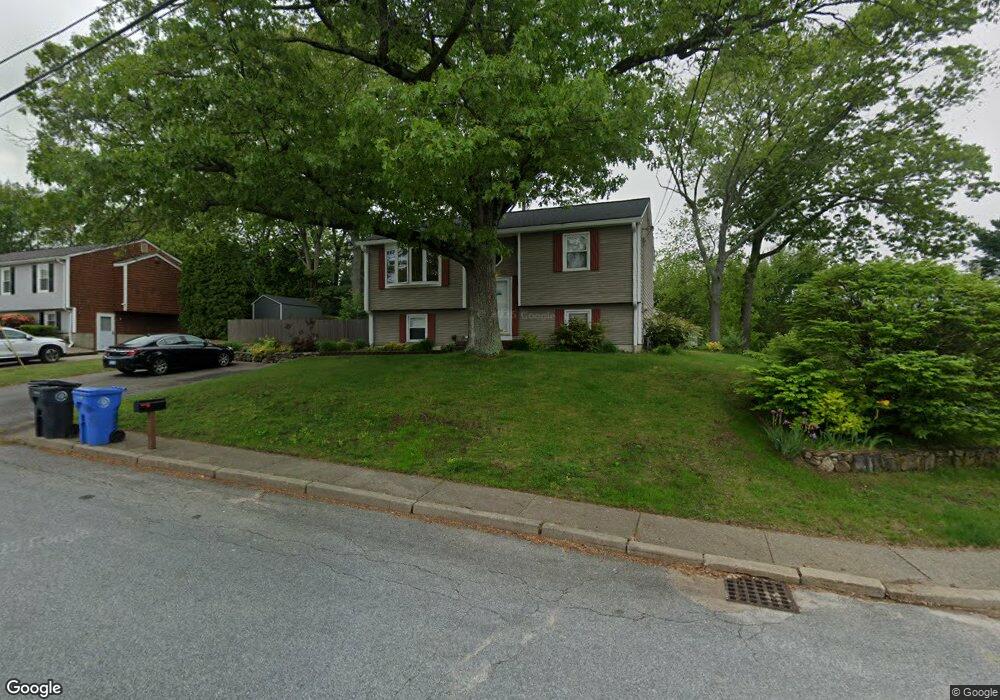 44 Robin Hood Rd, Cranston, RI 02921 - photo 1