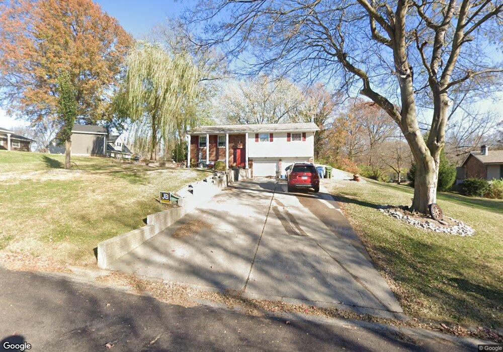 902 Nelson Dr, Maryville, IL 62062 - photo 1