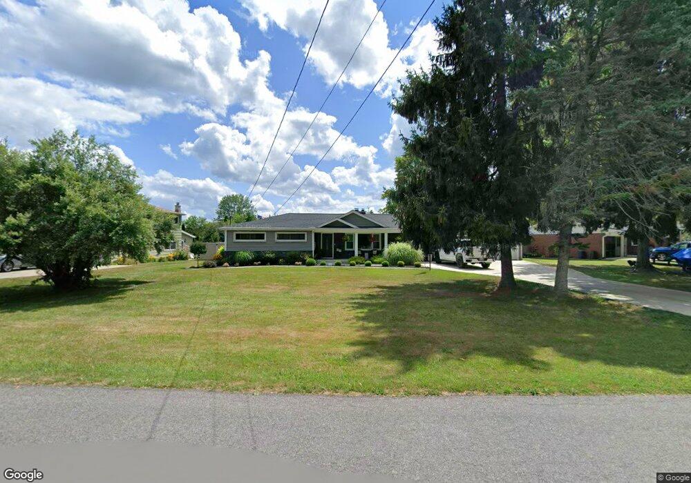 7255 Knoll Dr, North Tonawanda, NY 14120 - photo 1