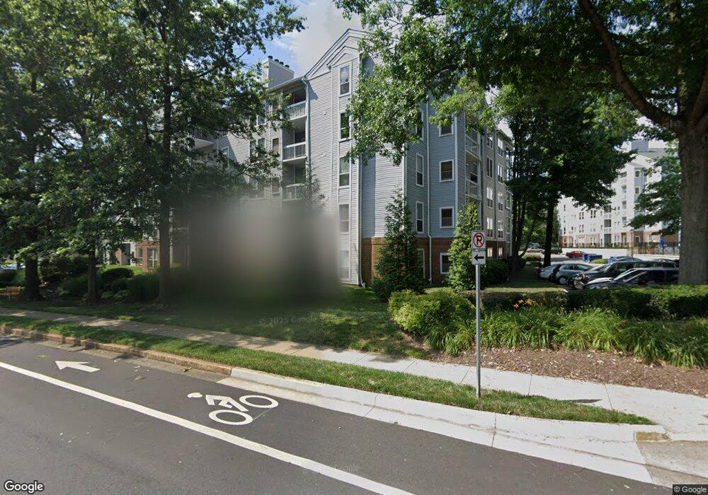 The Four Winds at Oakton unit B3, Oakton, VA 22124 - photo 1