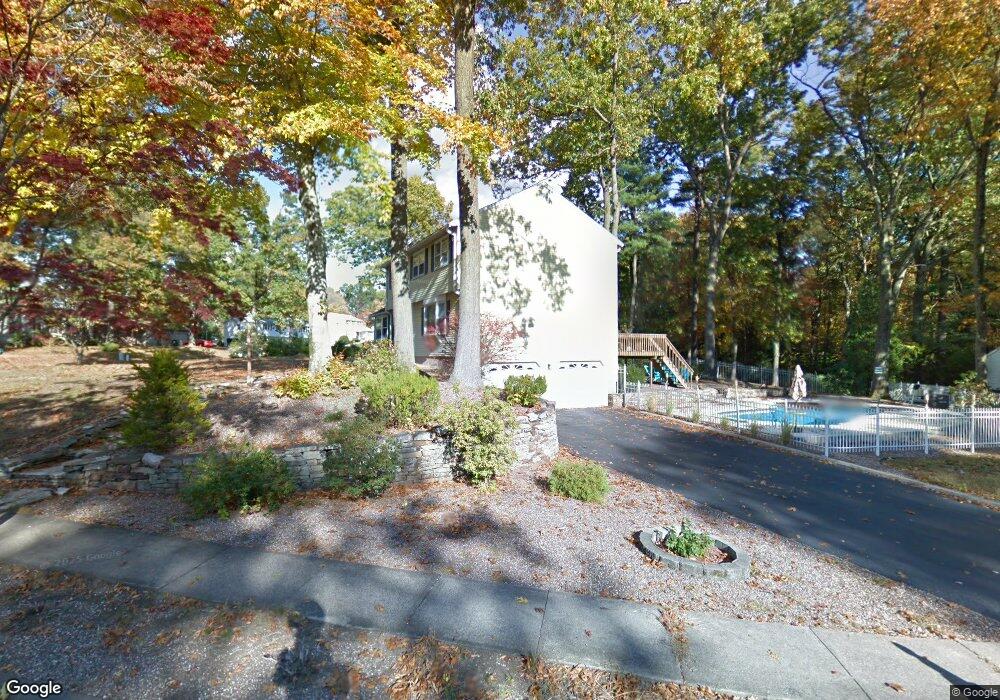 20 Pinetree Ln, East Hartford, CT 06118 - photo 1