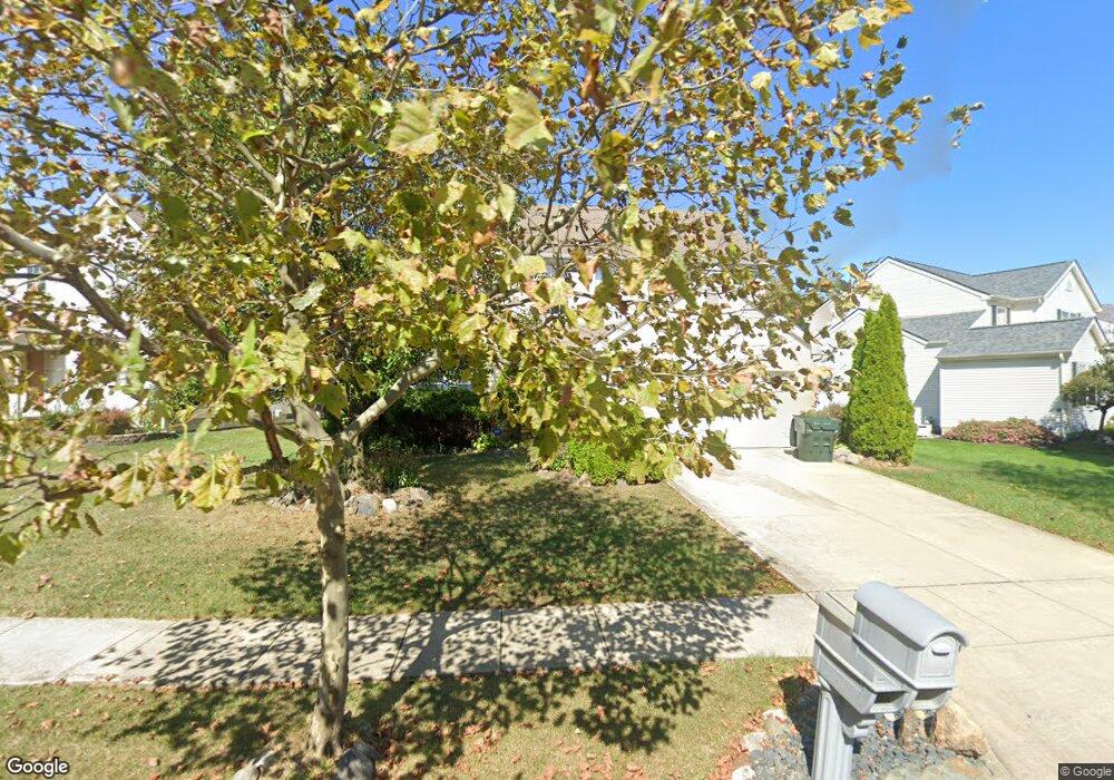 1104 Pebble Brook Dr, Columbus, OH 43240 - photo 1