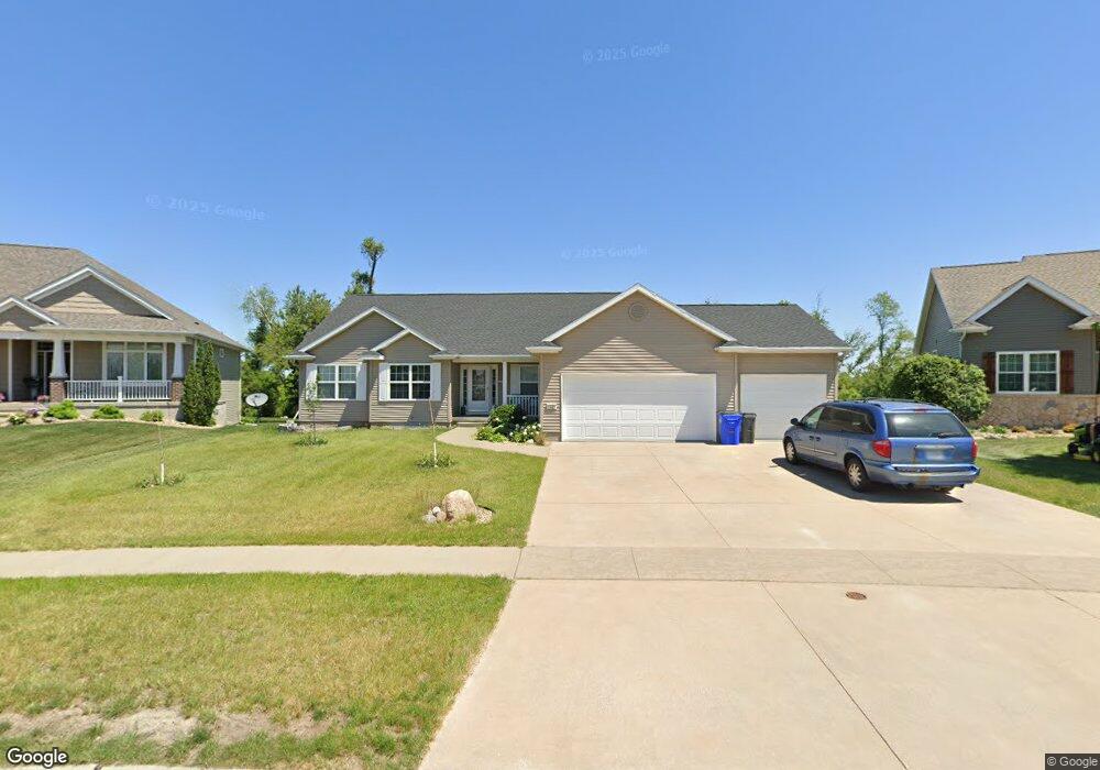 1021 Blue Stone St NW, Cedar Rapids, IA 52405 - photo 1