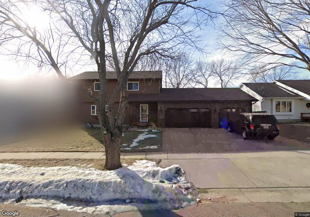 5021 E Fernwood Dr, Sioux Falls, SD 57110 - photo 1