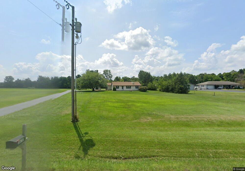 587 E Markle Rd, Huntington, IN 46750 - photo 1