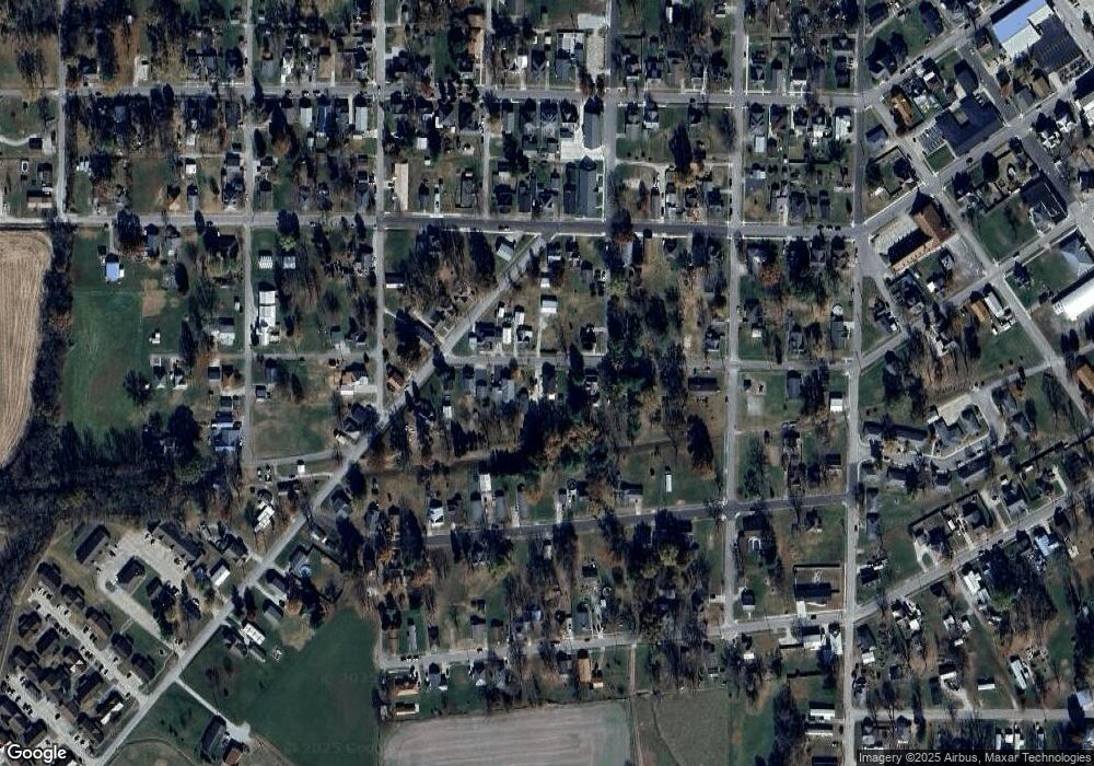 711 W 2nd St, Bicknell, IN 47512 - photo 1