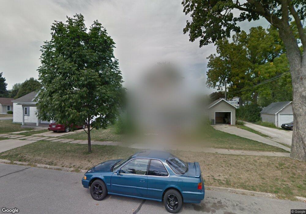 615 W 4th St, Cedar Falls, IA 50613 - photo 1