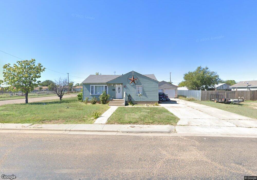 922 S Klein Ave, Dumas, TX 79029 - photo 1