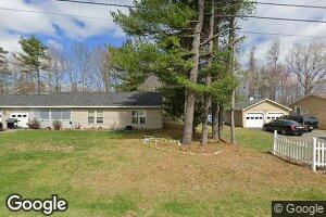 12 Pine St, Newport, ME 04953