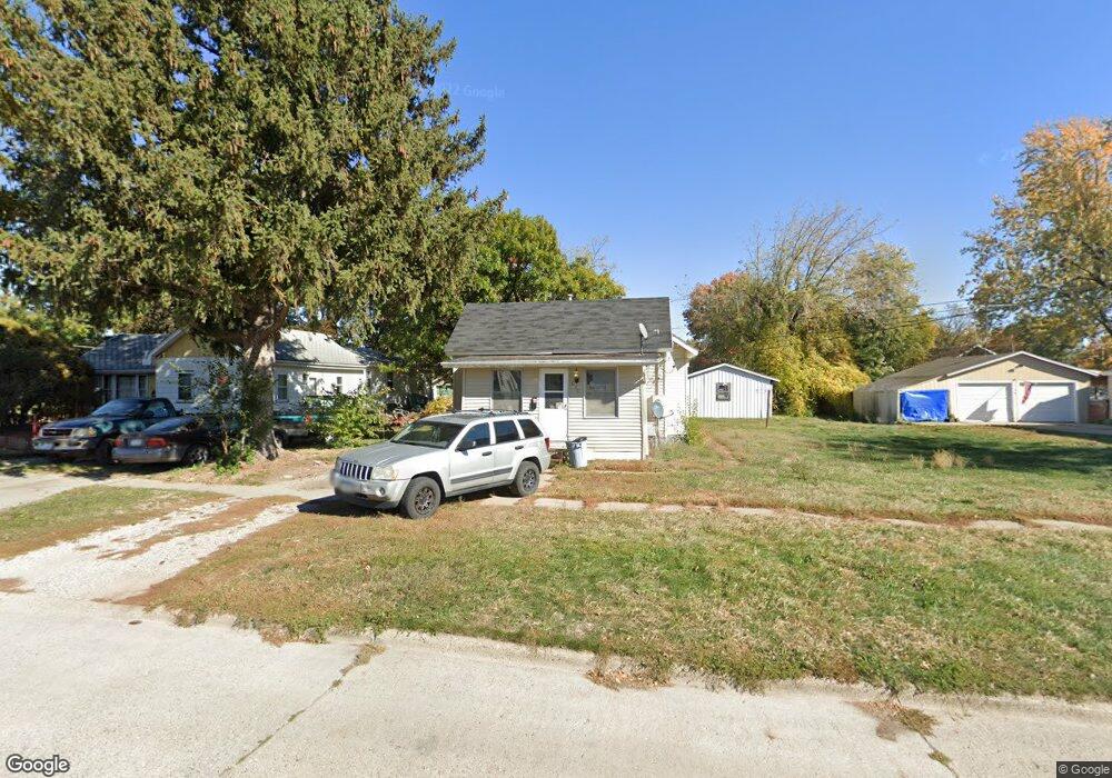 820 E 6th St N, Newton, IA 50208 - photo 1