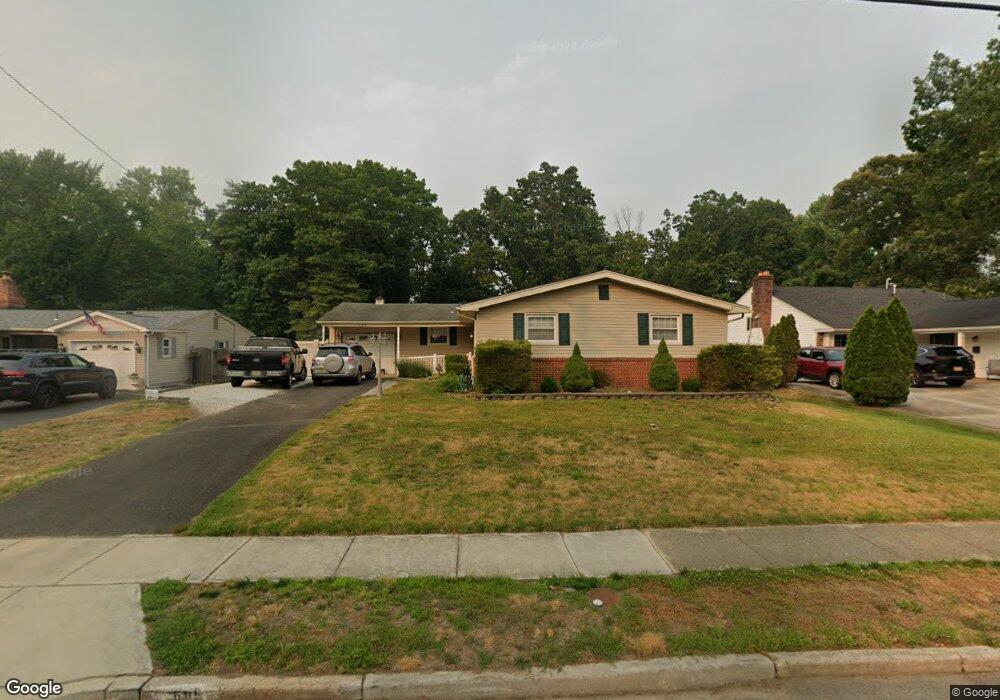 605 Whitman Dr, Blackwood, NJ 08012 - photo 1